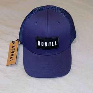 NWT NOBULL CURVED-BRIM TRUCKER HAT NAVY
